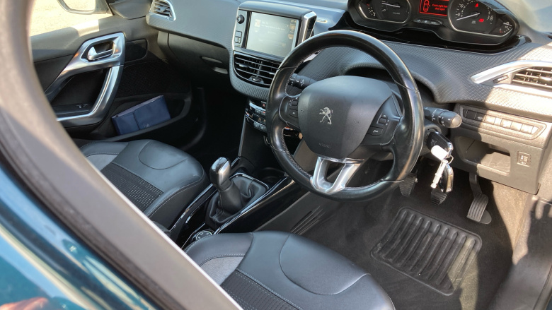 Peugeot 2008 1.2 PureTech 110 Allure 5dr Petrol Estate
